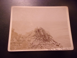 ♥️   VERS 1880 BRETAGNE RAZ DE SEIN  FINISTERE PHOTO ANONYME CONTRECOLLEE SUR CARTON  12/9CM - Plaatsen