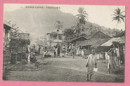 BA0685  Post Card   (SIERRA-LEONE) FREETOWN -  Rue Animée  +++++ - Sierra Leone