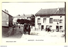 88 VOSGES / XERTIGNY / RUE DE LA GARE , BUREAU DES OMNIBUS , DILIGENCE / ANIMÉE / 1919 - Xertigny