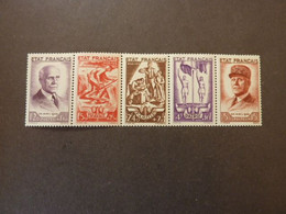 FRANCE, Année 1943, Maréchal Pétain Et Devise, YT N° 580A Neuf (3 Timbres MH Et 2 MNH**) - Unused Stamps