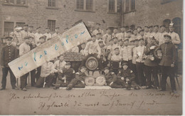 RASTATT - Des Militaires " Grenadiers " ? Qui Posent En 1911  ( Carte Photo ) - Rastatt