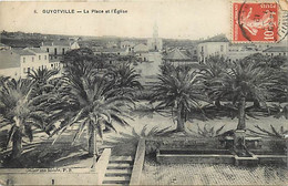 Pays Div -ref CC451- Algerie - Guyotville - La Place Et L Eglise  - - Sonstige & Ohne Zuordnung