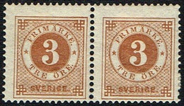 1886. Circle Type. Perf. 13. Posthorn On Back. 3 öre Yellow Brown. Pair. (Michel 30) - JF161047 - Unused Stamps