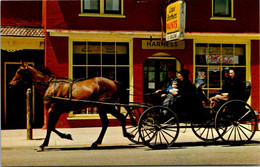 Canada Kitchener Mennonite Family On Main Street - Kitchener