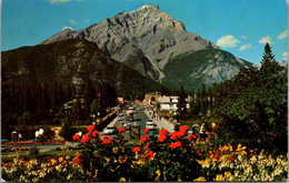 Canada Banff Main Street And Cascade Mountain - Banff