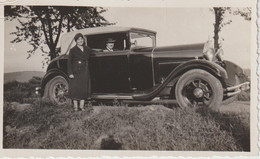 ( 68 ) Une Belle Automobile Sur La Route De KEMBS En Octobre 1932 ( Photo 11 Cm X 6,8 Cm ) - Places