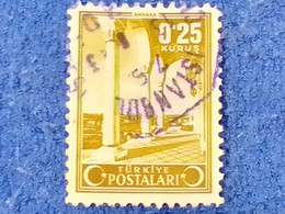 TÜRKİYE.-1940-50-  İNSCRİPTİON : TÜRKİYE POSTALARI- TWO CRESCENTS  AND STARDAMGALI - Gebraucht