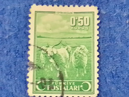 TÜRKİYE.-1940-50-  0.50K  İNSCRİPTİON : TÜRKİYE POSTALARI- TWO CRESCENTS  AND STARDAMGALI - Oblitérés