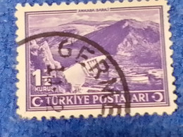 TÜRKİYE.-1940-50-  1.50K  İNSCRİPTİON : TÜRKİYE  CUMHURİYETİ  CRESCENTS  AND STAR  DAMGALI - Oblitérés