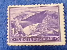 TÜRKİYE.-1940-50-  1.50K  İNSCRİPTİON : TÜRKİYE  CUMHURİYETİ  CRESCENTS  AND STAR  DAMGALI - Gebraucht