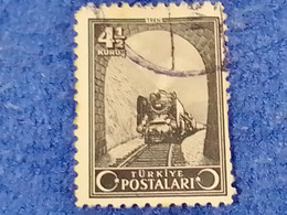 TÜRKİYE.-1940-50-  4.50K  İNSCRİPTİON : TÜRKİYE  CUMHURİYETİ  CRESCENTS  AND STAR  DAMGALI - Used Stamps