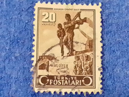 TÜRKİYE.-1940-50-  20K  İNSCRİPTİON : TÜRKİYE  CUMHURİYETİ  CRESCENTS  AND STAR  DAMGALI - Used Stamps