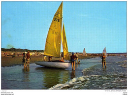 SAINT-BREVIN-L'OCEAN   La Plage.  Voilier  Carte écrite En 1967. 2 Scans TBE - Saint-Brevin-l'Océan