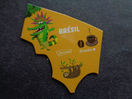 Magnet Brossard Savane Brésil Brasilia Café Paresseux Aïs Alligator Caimán Coffee Caffè Kaffee Brasile Brasilien - Tourismus