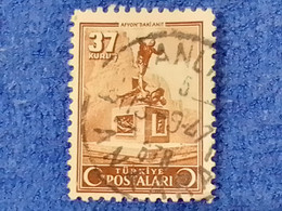 TÜRKİYE.-1940-50-  37K  İNSCRİPTİON : TÜRKİYE  CUMHURİYETİ  CRESCENTS  AND STAR  DAMGALI - Used Stamps