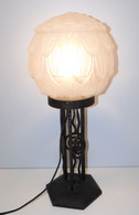 *JOLIE LAMPE A POSER ART DECO MONTURE FER Forgé BOULE VERRE Forme FLEUR XXe    E - Luminaires & Lustres