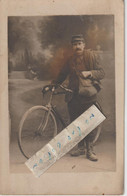 MONTLUCON - Un Facteur Qui Pose ( Carte Photo ) - Montlucon