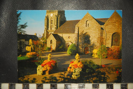 CP, 56, SAINT JEAN BREVELAY - La Place De L'Eglise, Le Puits En Automne - Saint Jean Brevelay