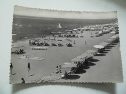 Cartolina Viaggiata "FORTE DEI MARMI Spiaggia" 1953 - Lucca