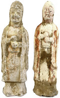 2 Terrakotta-Skulpturen, Wohl 19. Jh. Mönche Mit Kapuzengewändern, Die Fäuste übereinandergelegt. Höhe Jeweils 25,5 Cm.  - Cina