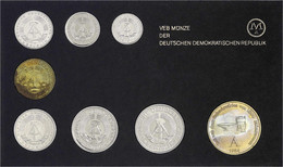 Minisatz Von 1 Pfennig Bis 2 Mark 1984. In Hartplastik Mit Medaille Erzträger. Stempelglanz - Other & Unclassified