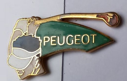 F547 Pin's Peugeot Golf EGF Signé Démons Et Merveilles  Achat Immédiat - Golf