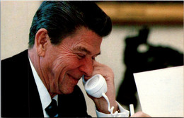 President Ronald Reagan Recuperating In White House Talking On Telephone - Presidentes