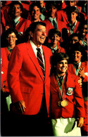 President Reagan Greeting Mary Lou Retton Of The U S Olympic Team In Los Angeles - Presidentes