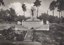 52 / PRAUTHOY / MONUMENT DES FUSILLES / 9 AOUT 1944 - Prauthoy