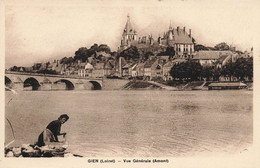 Gien * Vue Générale De La Commune , En Amont * Lavoir Laveuses - Gien