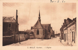 Beillé * Rue Et Place De L'église Du Village - Autres & Non Classés