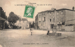 Bertignat * Un Coin De La Place Du Village * La Fontaine - Sonstige & Ohne Zuordnung