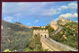 CHINA POSTCARD COLORED MINT THE GREAT WALL - China