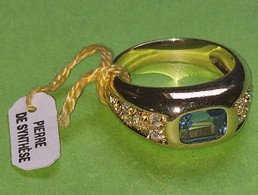 Jolie BAGUE - Plaquée OR Pierre De Synthèse- Diamètre Intérieur(pour Le Doigt): Environ 17 Mm -"neuf De Stock"-Vers 2000 - Bagues