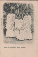 1905. Madagascar Et Dependances.  CARTE POSTALE (Nossi-Bé. Madagascar, Beautes  Malgaches.) Fine Card With... - JF436952 - Cartas & Documentos