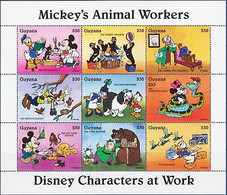 Delcampe - Guyane 1996 Disney Mickey Souris Animal Travailleurs Serpent Ours Chien - Disney