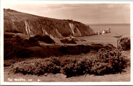 Delcampe - (2 Oø 1) OLDER  (not Written) Sepia - UK - Isle Of Wight - The Needles (with Lighthouse) - Faros