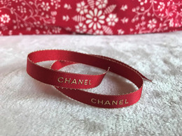 Chanel - Ruban Rouge - Modernes (à Partir De 1961)