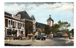 Delcampe - Tharon - L'Eglise Et L'Hotel Du Port   - CPSM°J - Tharon-Plage