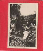 Delcampe - JURA-TOURISTE . BOURG-DE-SIROD . PERTE DE L'AIN . LE CHATEAU ET LES PASSERELLES. CARTE NON ECRITE - Champagnole