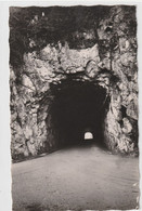 Delcampe - 3801. ENVIRONS DE CHAMPAGNOLE . LA PERCEE DE BOURG-DE-SIROD . CARTE AFFR AU VERSO LE 8-6-1968 . 2 SCANES - Champagnole