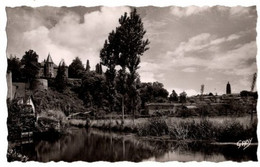 Delcampe - Bressuire Rives Du Dolo Au Fond Bressuire Et Son Clocher - Bressuire