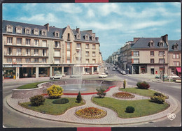 Delcampe - 61 - Flers De L'orne - Place Centrale Et Route De Paris - Flers