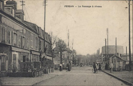 Delcampe - CPA CP Persan Le Passage à Niveau Val D'Oise - Persan