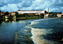 Delcampe - 16 CONFOLENS LA VIENNE ET LE COLLEGE D'ENSEIGNEMENT GENERAL - Confolens