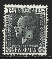 New Zealand 1916. Scott #160 (U) King George V, Perforated - Usati