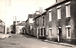 Saint Aubin Du Plain - Rue Du Village - Café Restaurant Débit De Tabac Tabacs DOUSSEAU - Autres & Non Classés