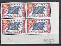 CD 47 FRANCE 1975 TIMBRE SERVICE CONSEIL DE L EUROPE DRAPEAU TYPE 1958 1959  COIN DATE 47 : 15 / 10 / 75 - Servicio