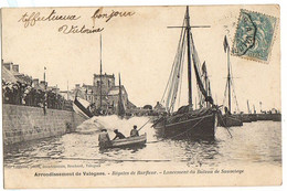 Delcampe - 1904 BARFLEUR - LANCEMENT Du CANOT De SAUVETAGE Animée - Barfleur