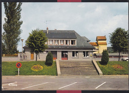 Delcampe - 61 - Domfront - La Gare S.N.C.F. Et Ses Massifs De Fleurs - Domfront
